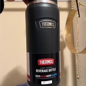 Thermos Icon Series Matte Black Bottle
